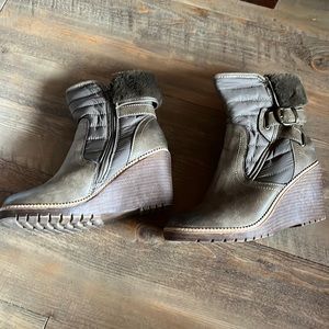 BNWOB Zigi Soho Khaki/Olive Boots size 7